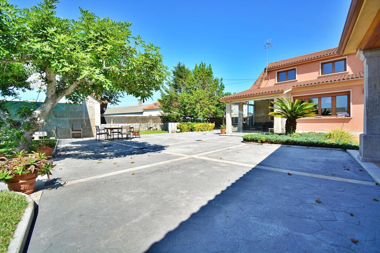 Galihost - Casa Con Precioso Jardin En Vilanova De Arousa Extérieur photo